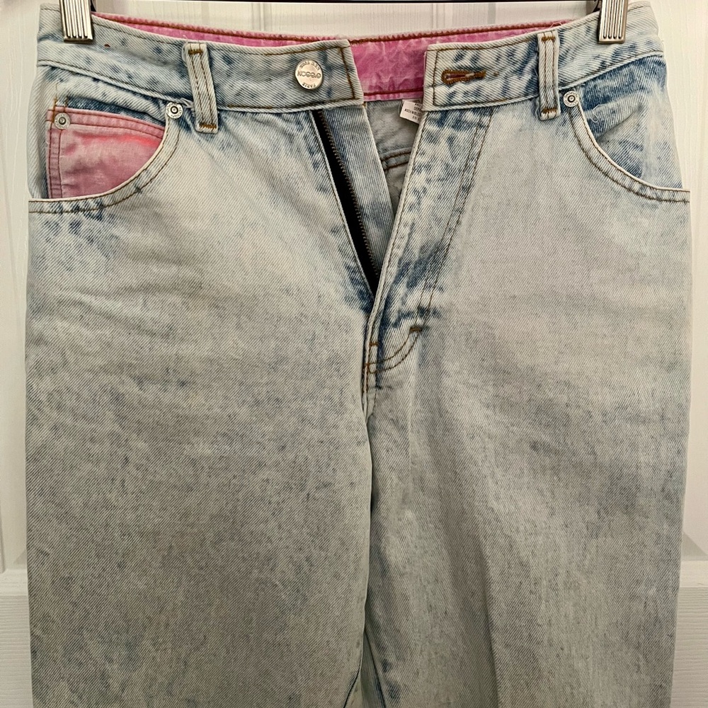 Vintage Mom Jean in Acid Wash